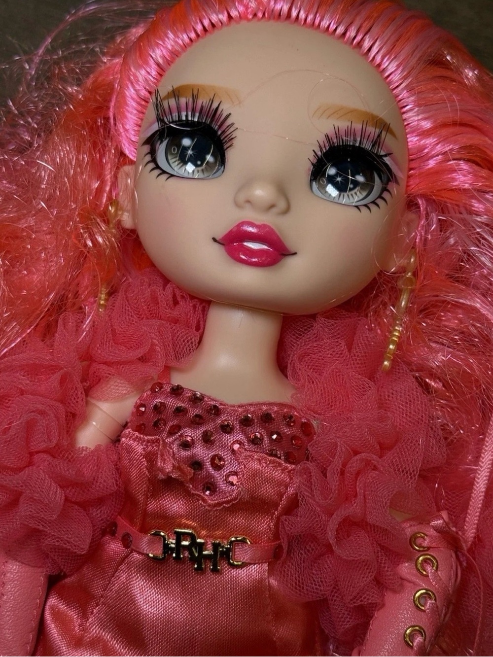 Rainbow High Series 5 Priscilla Perez
Articulated Fashion Doll Pink Accessories - Picture 2 of 10